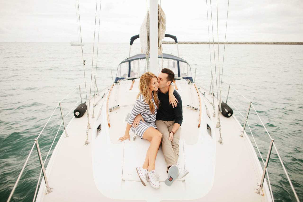 романтическая прогулка на яхте